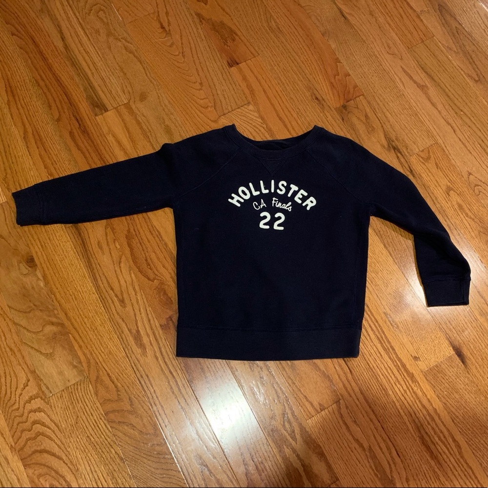 Hollister super soft sweatshirt in small, EC!